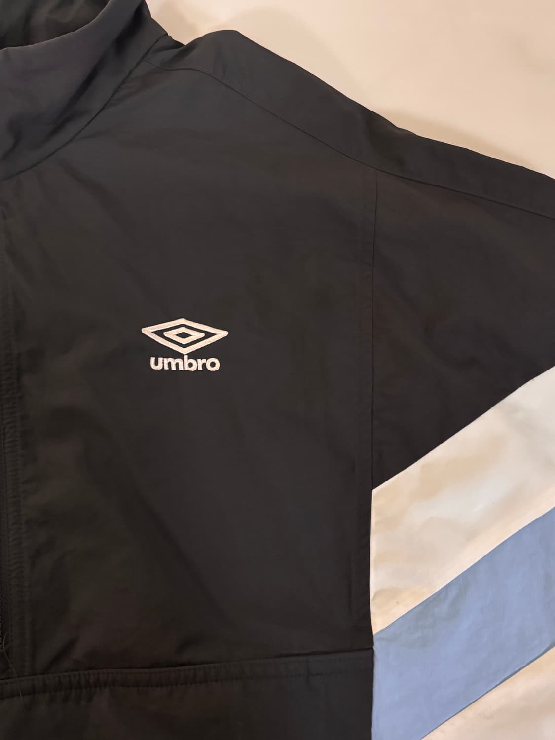 umbro 바람막이 상품이미지2