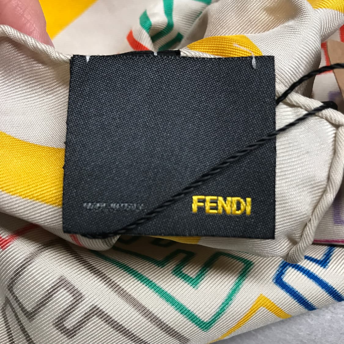 펜디 로고 실크 스카프 상품이미지6