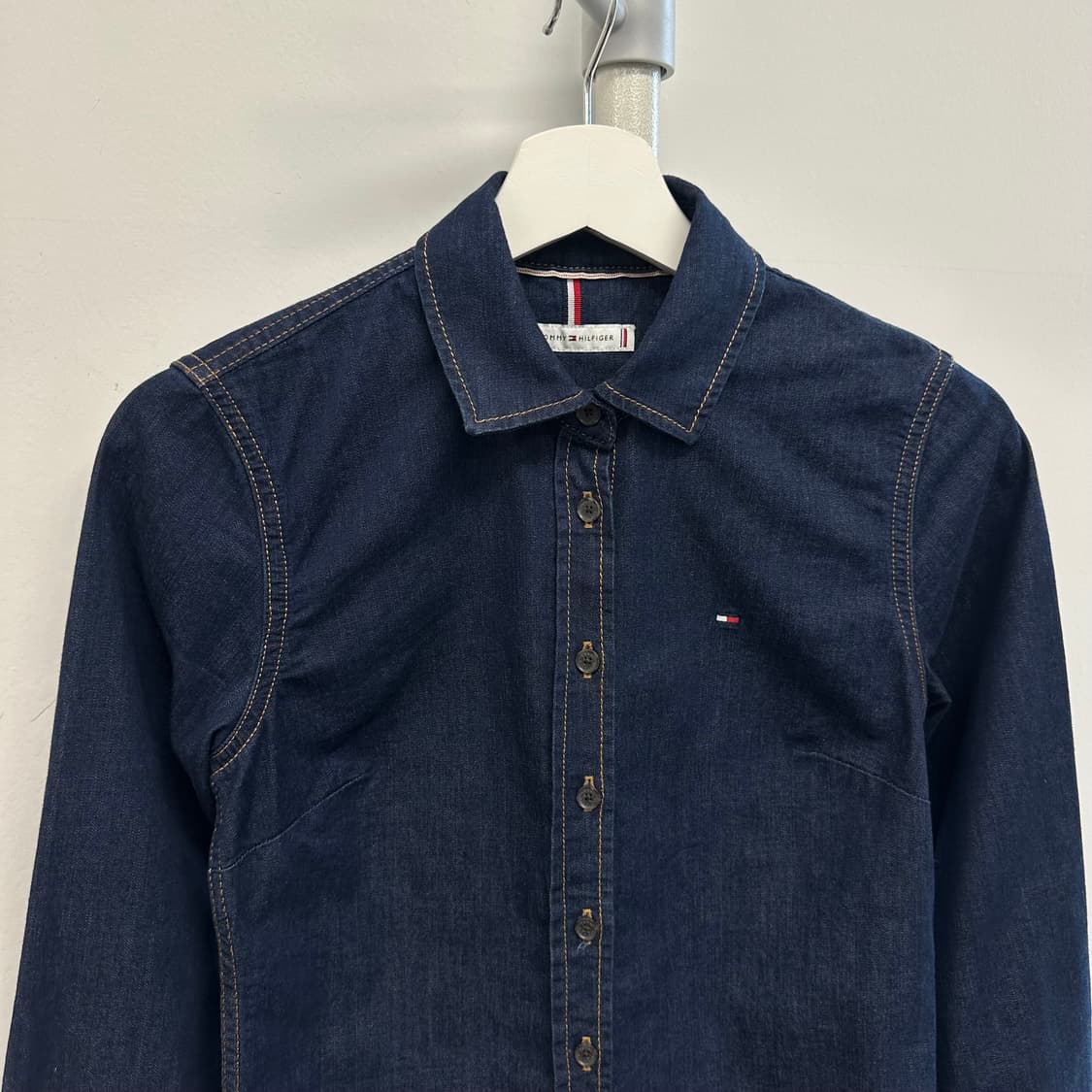타미힐피거 로고 데님 셔츠 상품이미지2