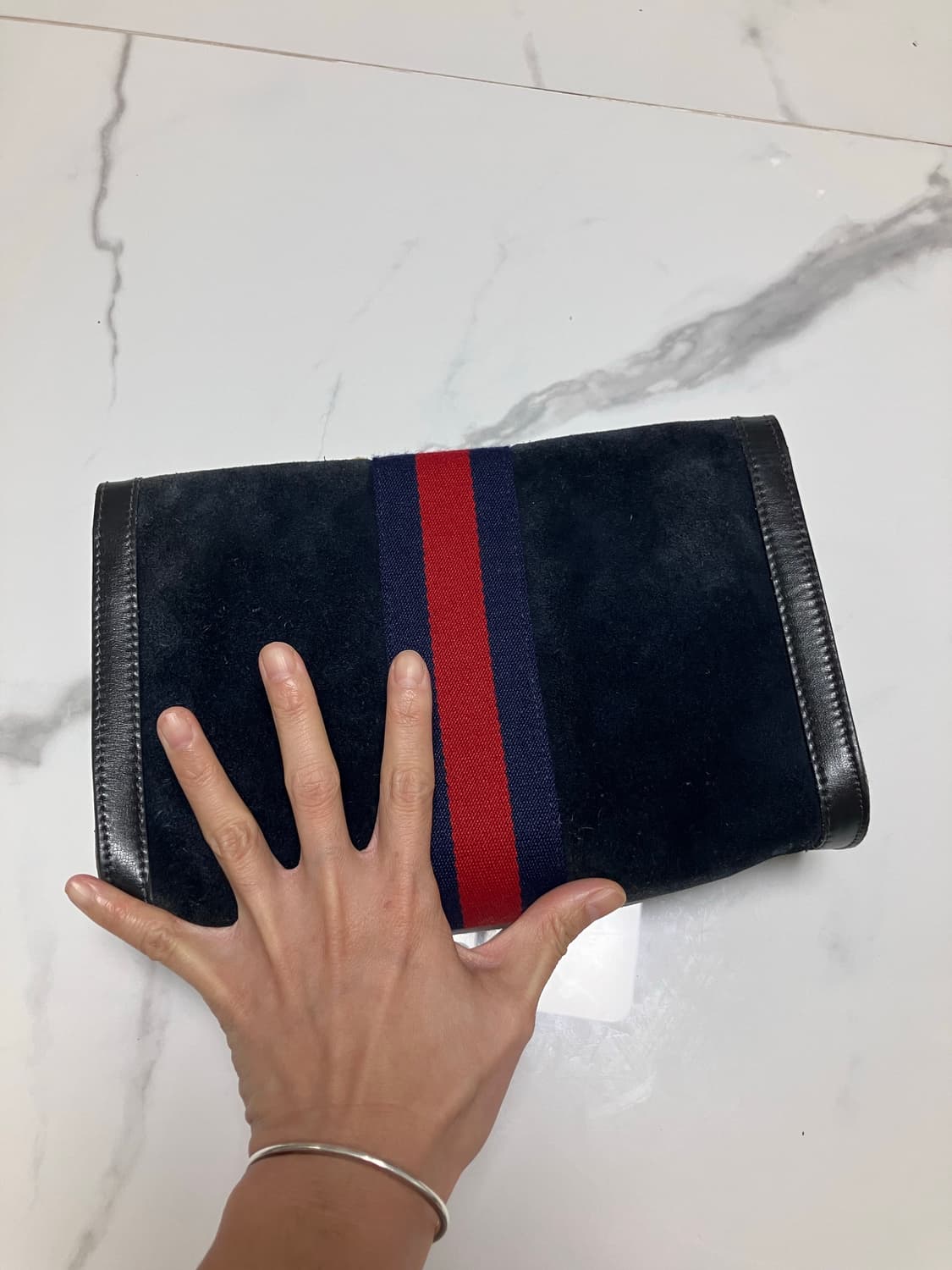 구찌 빈티지 네이비 스웨이드 스트라이프 클러치 상품이미지3