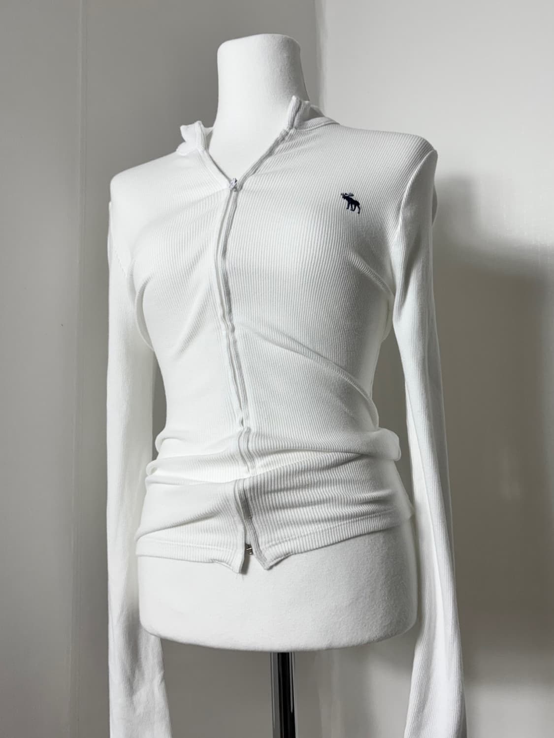 아베크롬비 흰파 니트집업 상품이미지1
