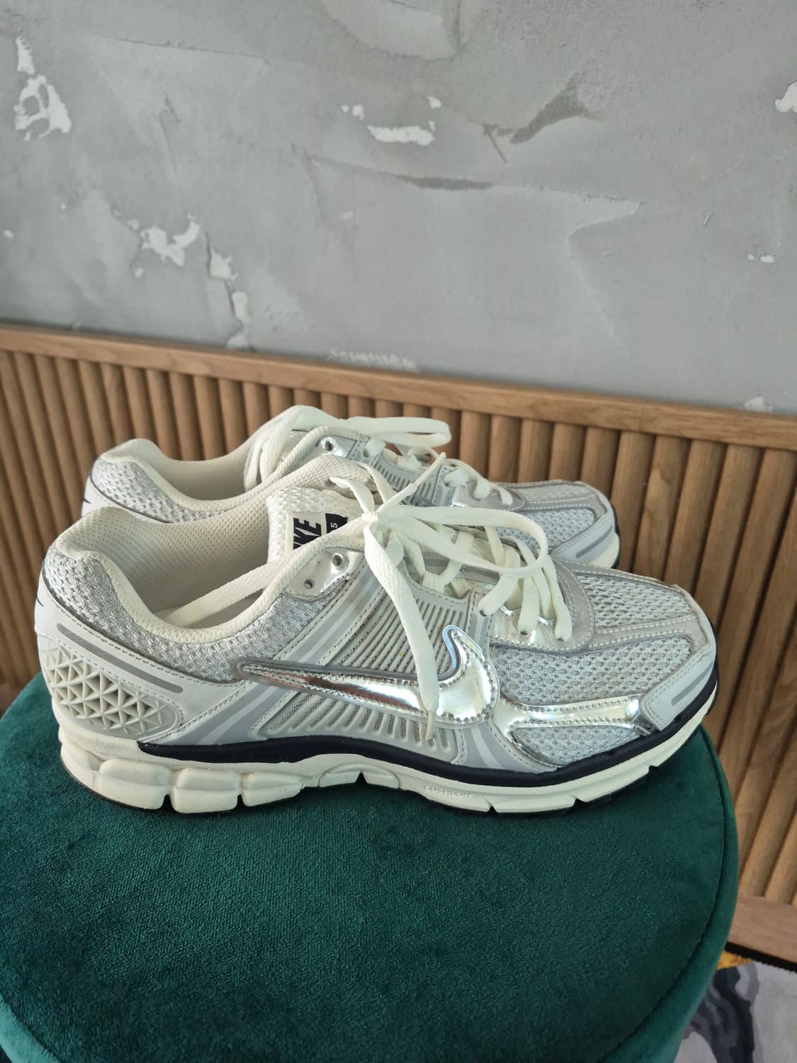 나이키 보메로 실버운동화 280cm 상품이미지5