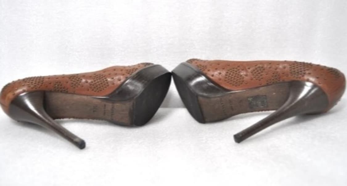 버버리/여성스터드하이힐구두(사이즈235)정품 상품이미지6