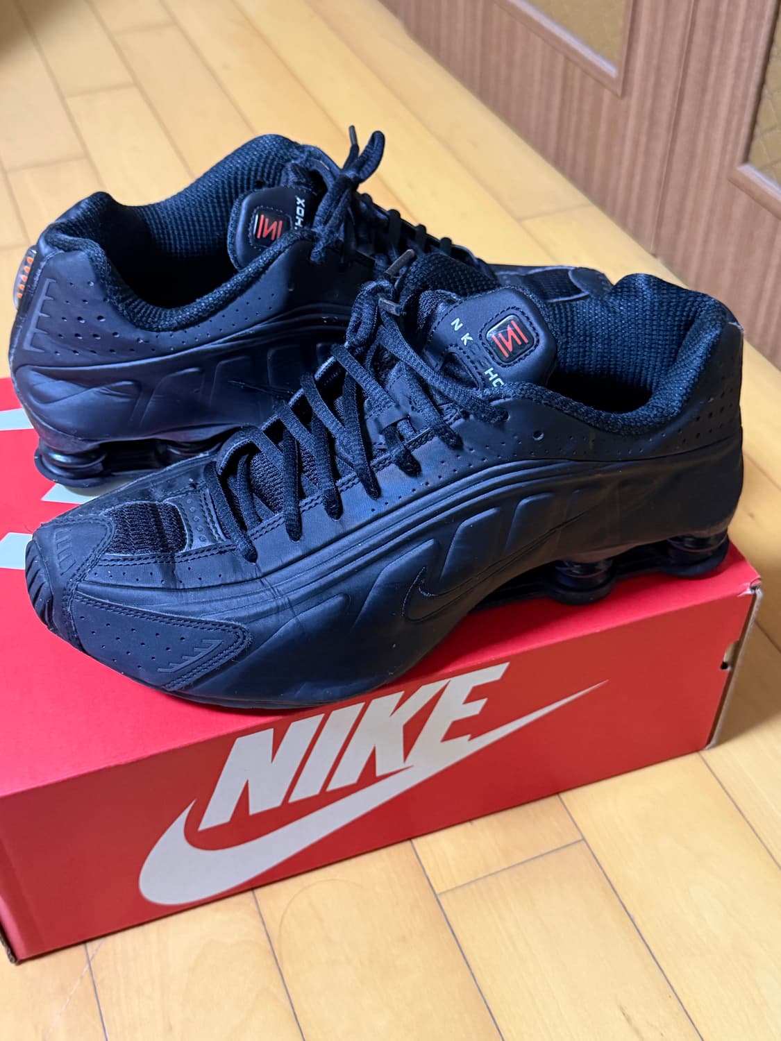 나이키 샥스 W280 남자 사이즈 270 트리플블랙 상품이미지2