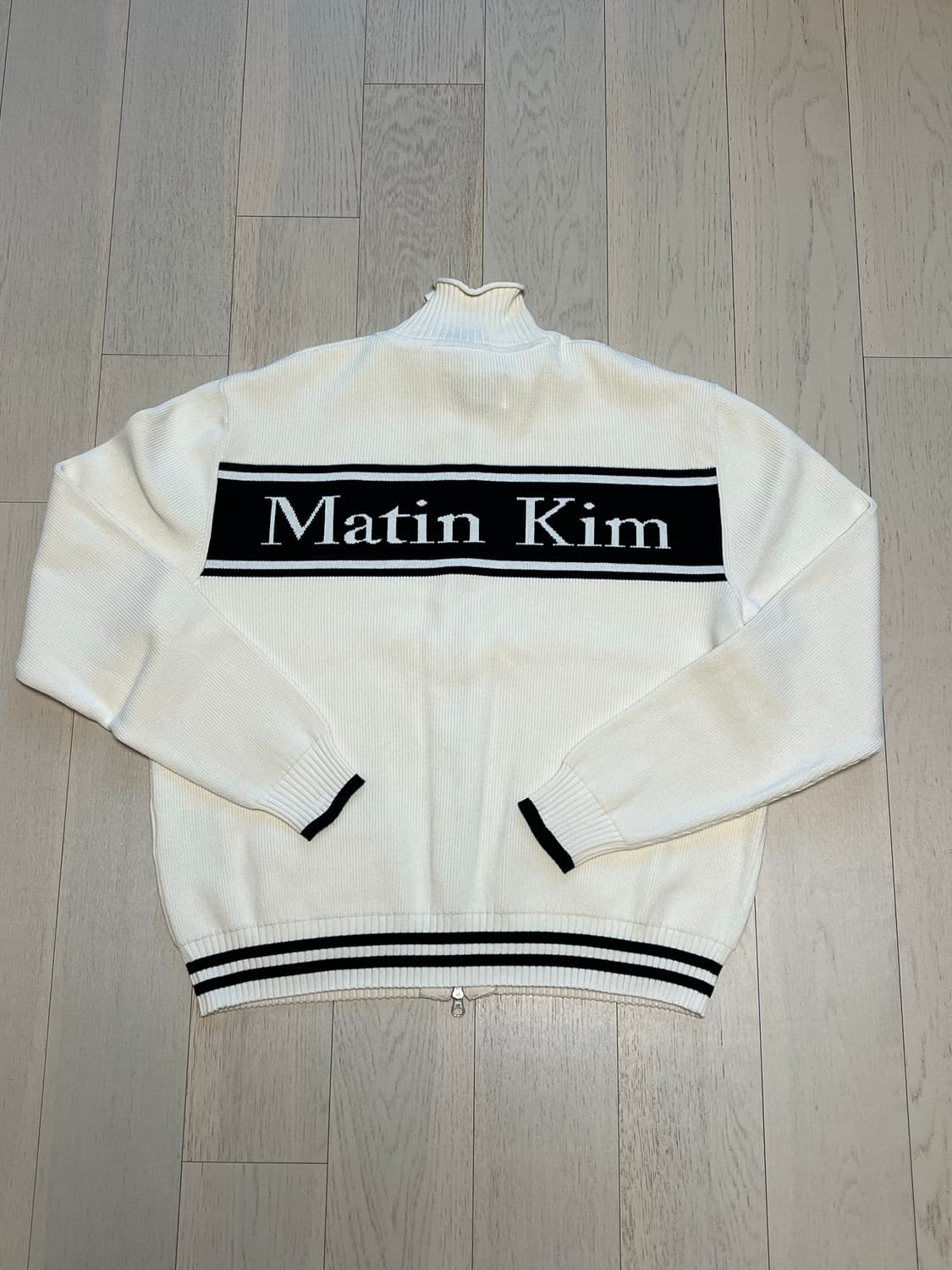 마뗑킴 화이트 니트 집업 가디건 상품이미지1