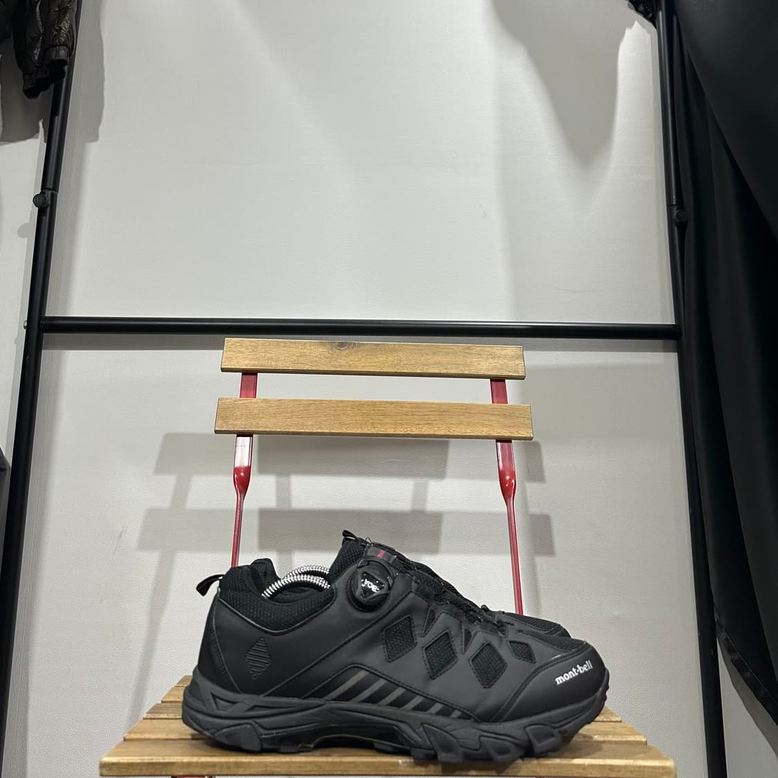 285) 몽벨 트레킹화 남성 남자 고프코어 다이얼 블랙 레더 상품이미지1