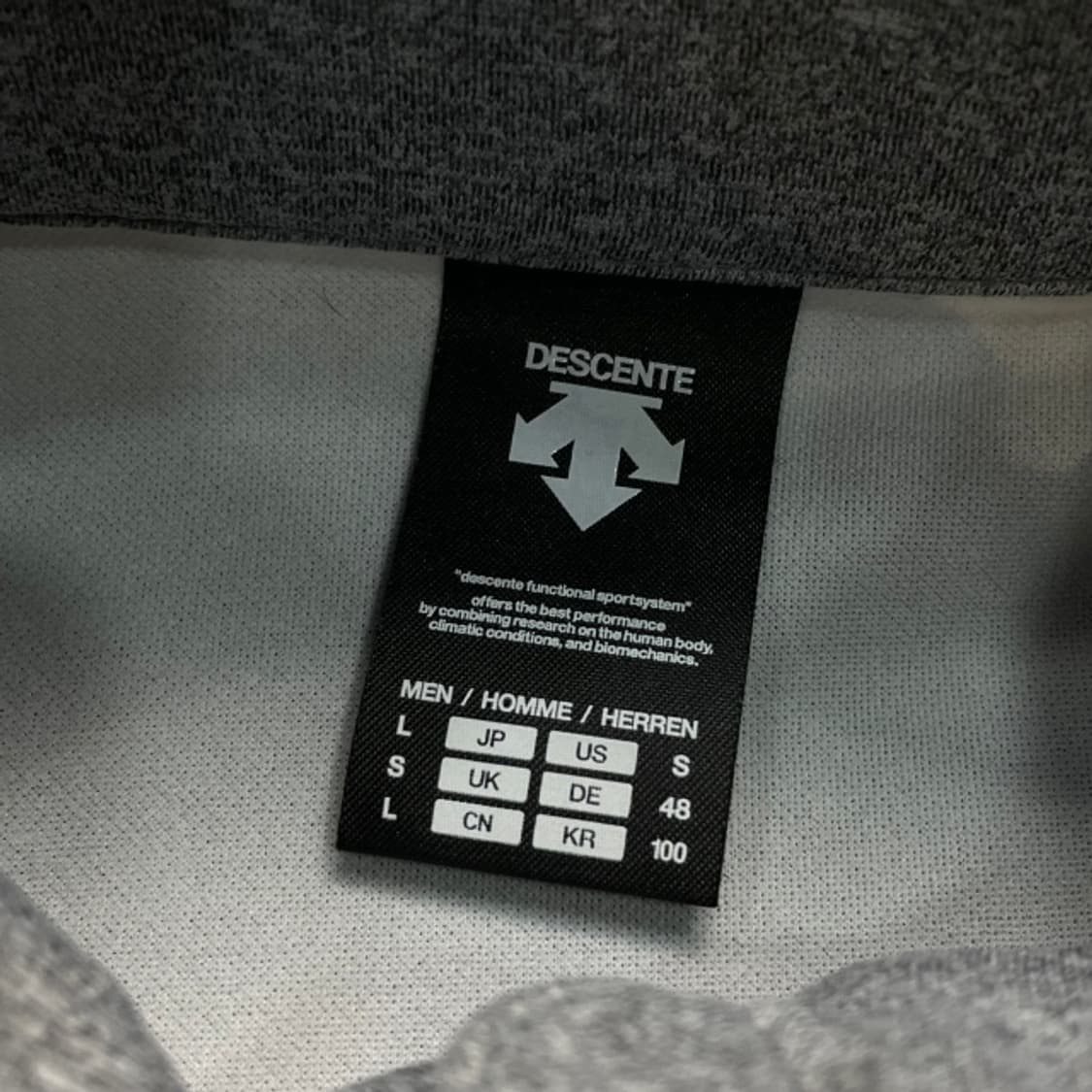 100 데상트 집업 상품이미지3