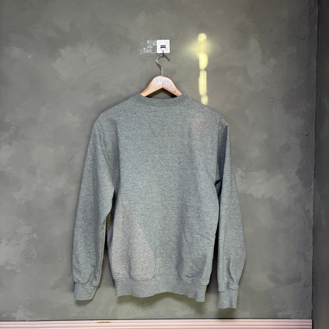 칼하트 wip 빅로고 맨투맨 그레이 상품이미지4