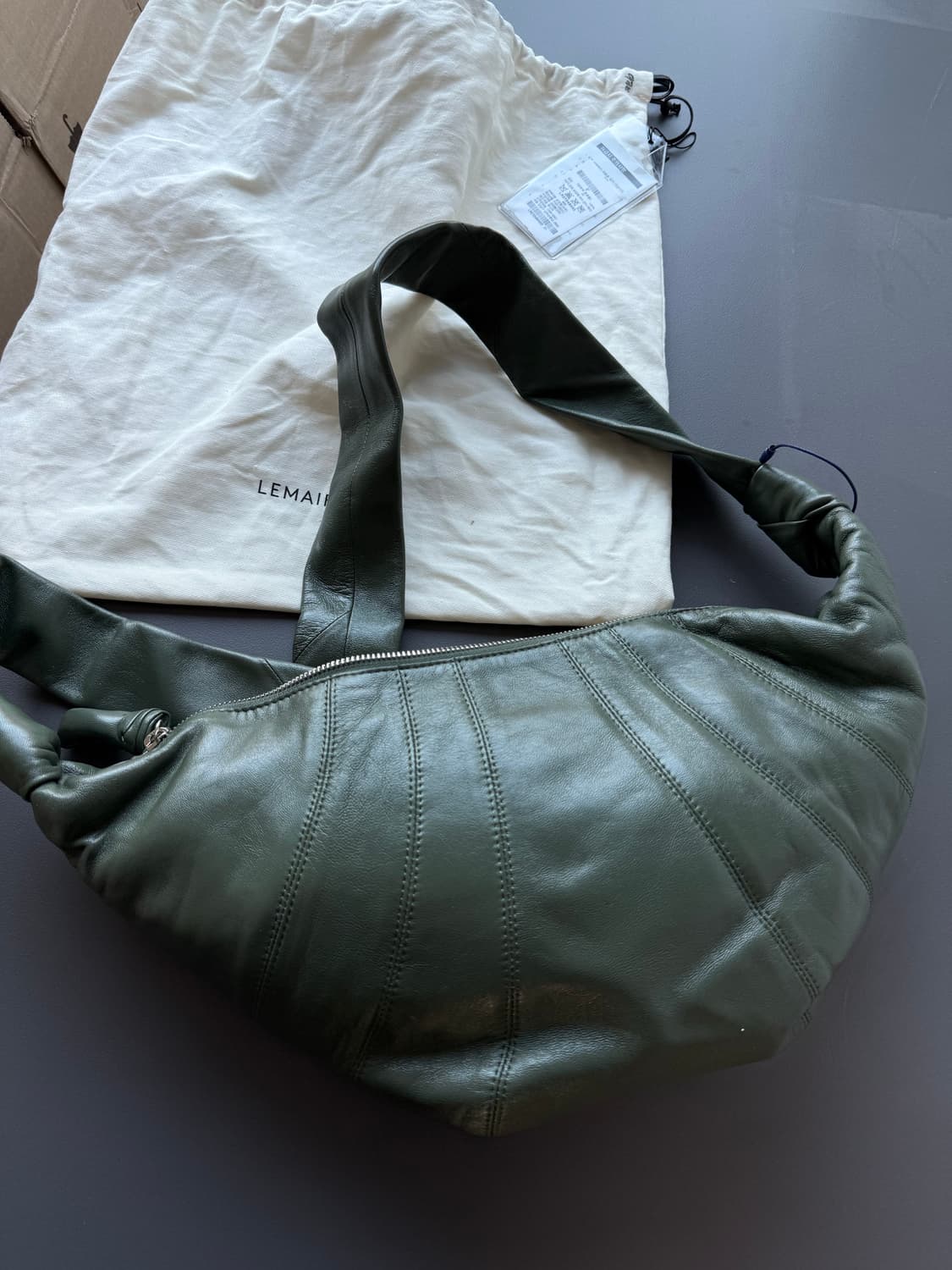 르메르 크루아상백 레더백 파피루스 올리브색 범백 상품이미지4