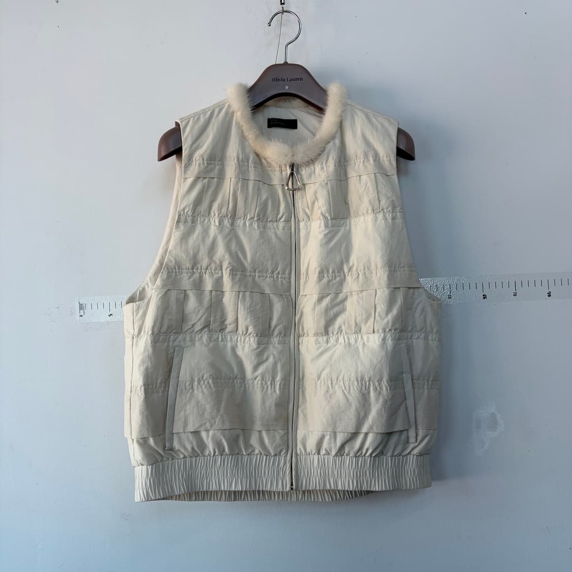 베네통 넥 밍크 베스트 아이보리 상품이미지1