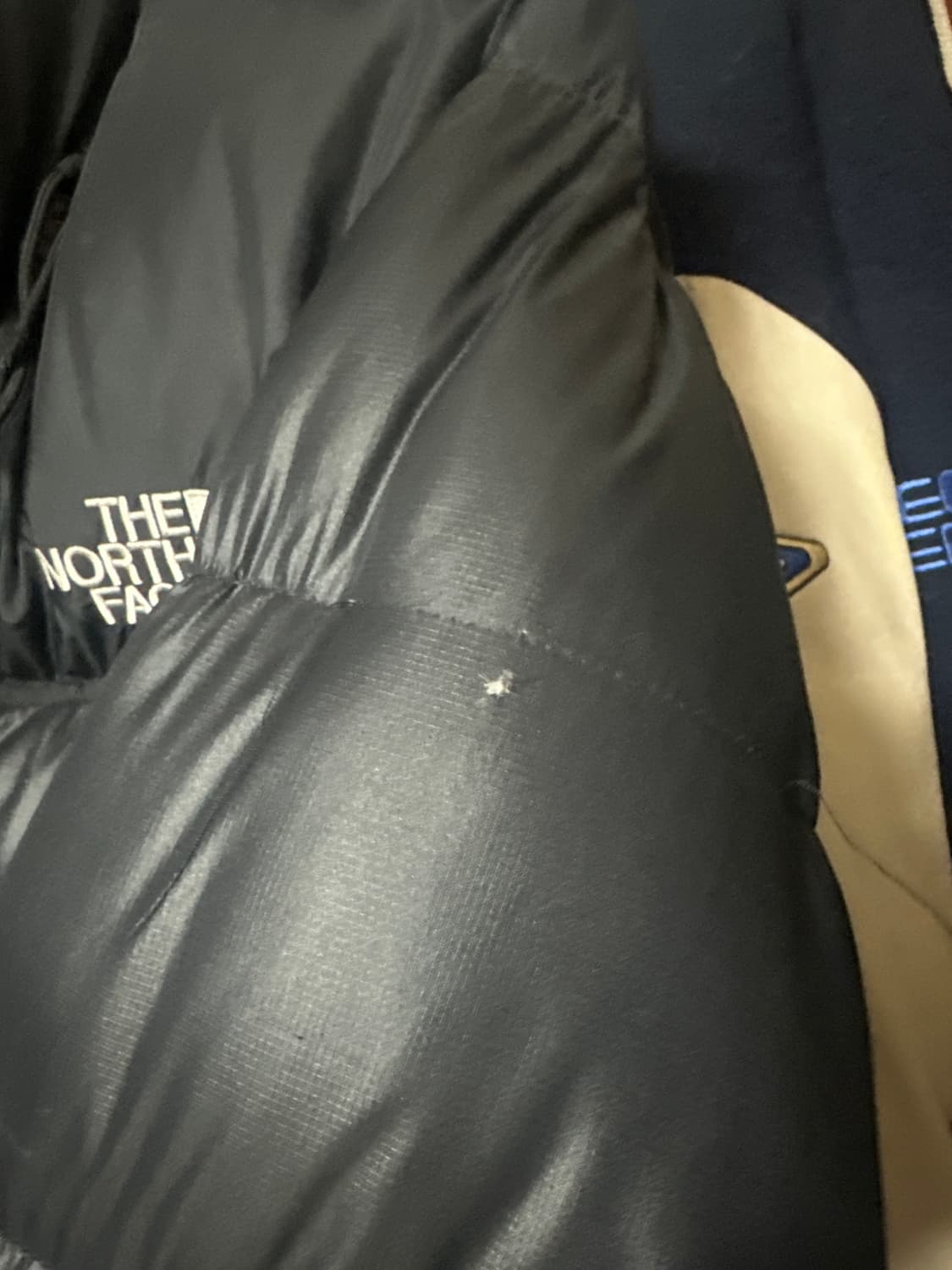 노스페이스 눕시 700 패딩 블랙 100 상품이미지3