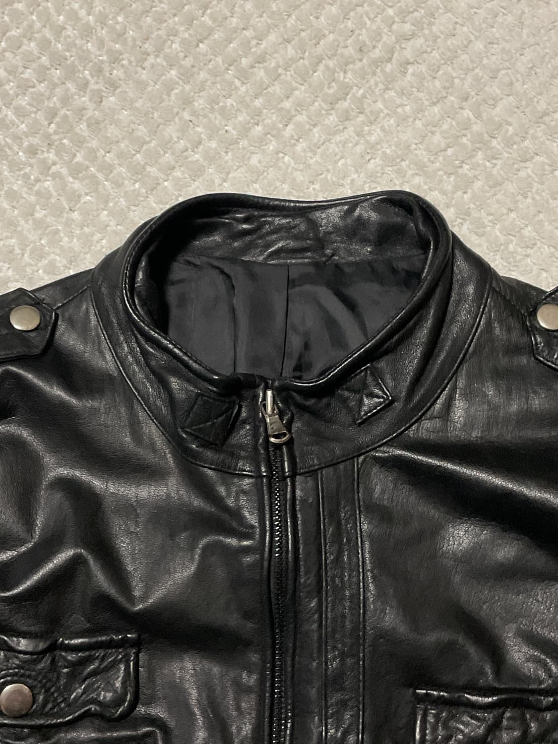 웨스턴 무드 램스킨 양가죽 절개 포켓 레더 자켓 상품이미지5