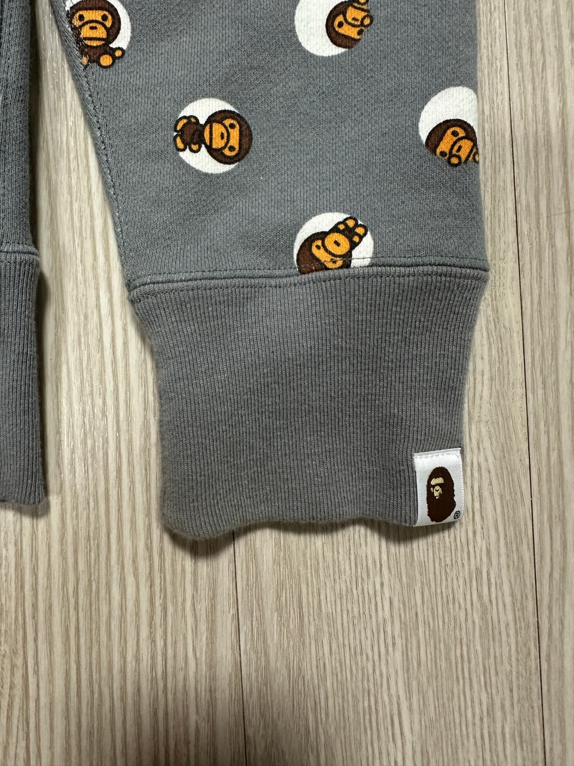 베이프 마일로 와글와글 후드집업 상품이미지4