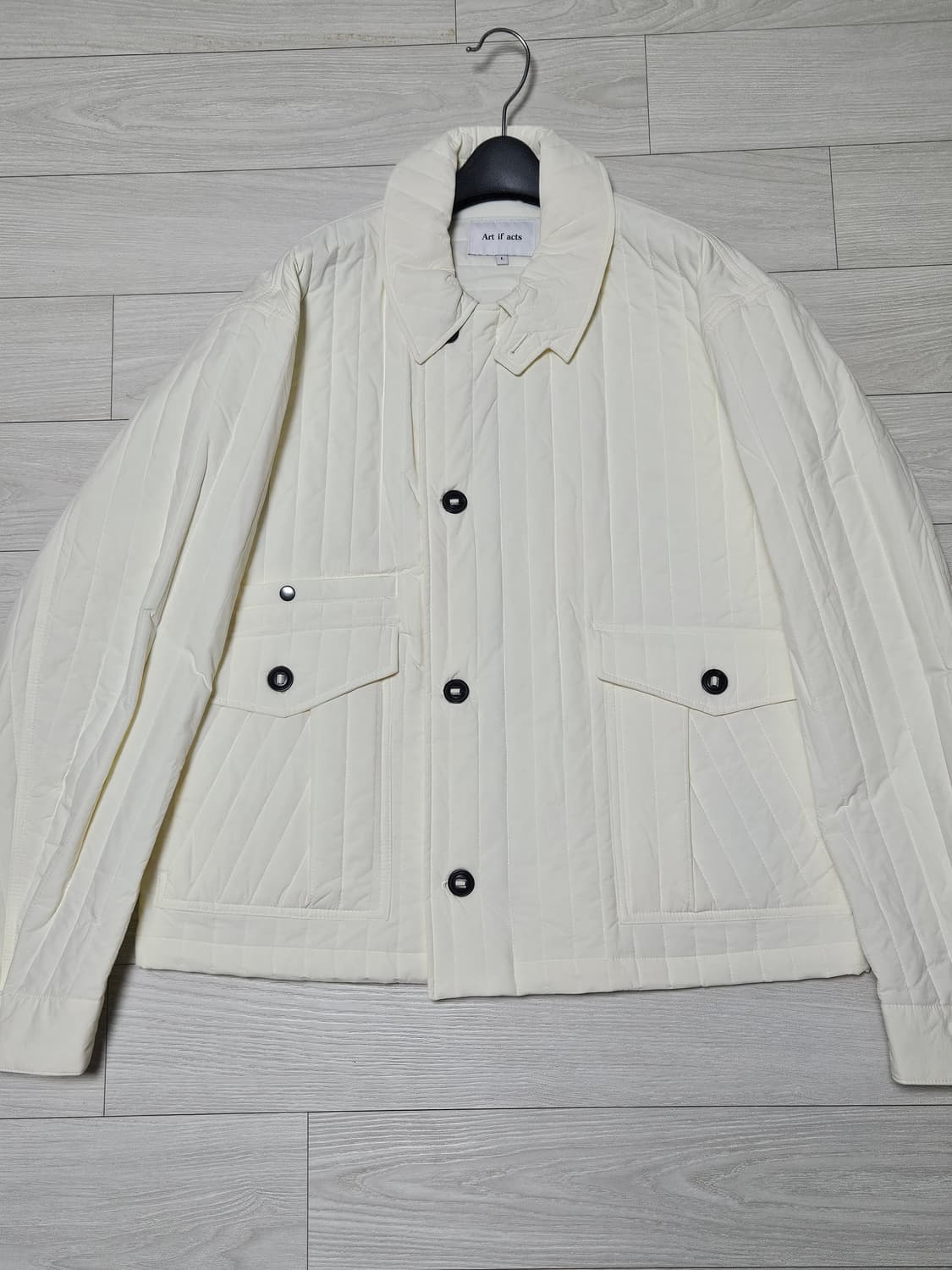 아트이프액츠 화이트 패딩 점퍼 L 사이즈 상품이미지1