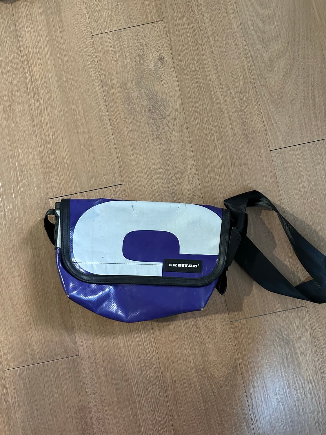 프라이탁 크로스 가방 상품이미지1