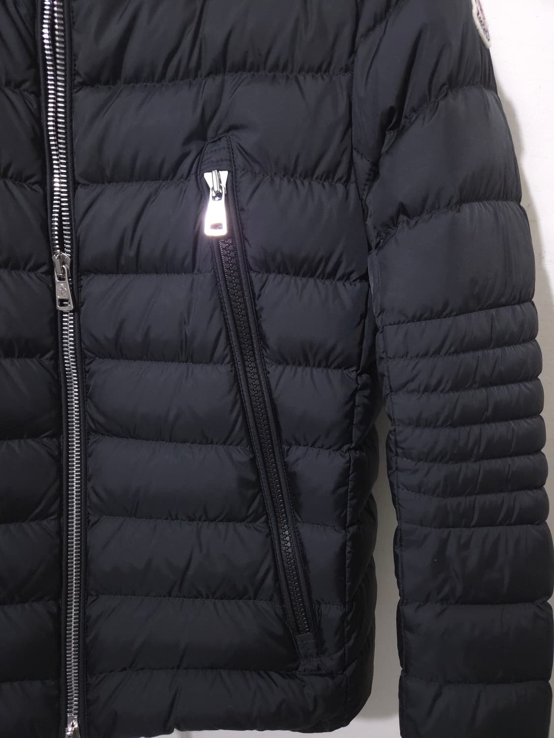 [새상품급, 2Size] 몽클레어 아미오트 숏 다운 패딩  상품이미지6