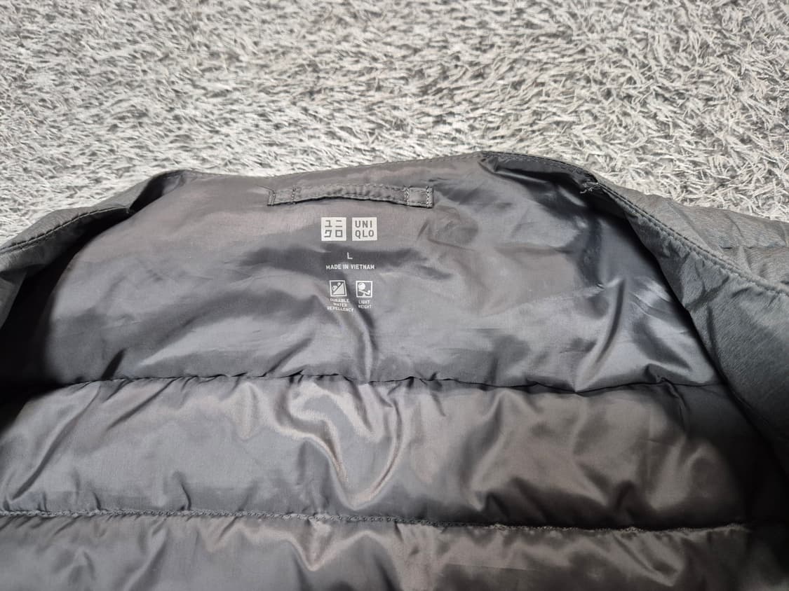 유니클로 남성 경량 다운 패딩 조끼 L 상품이미지7