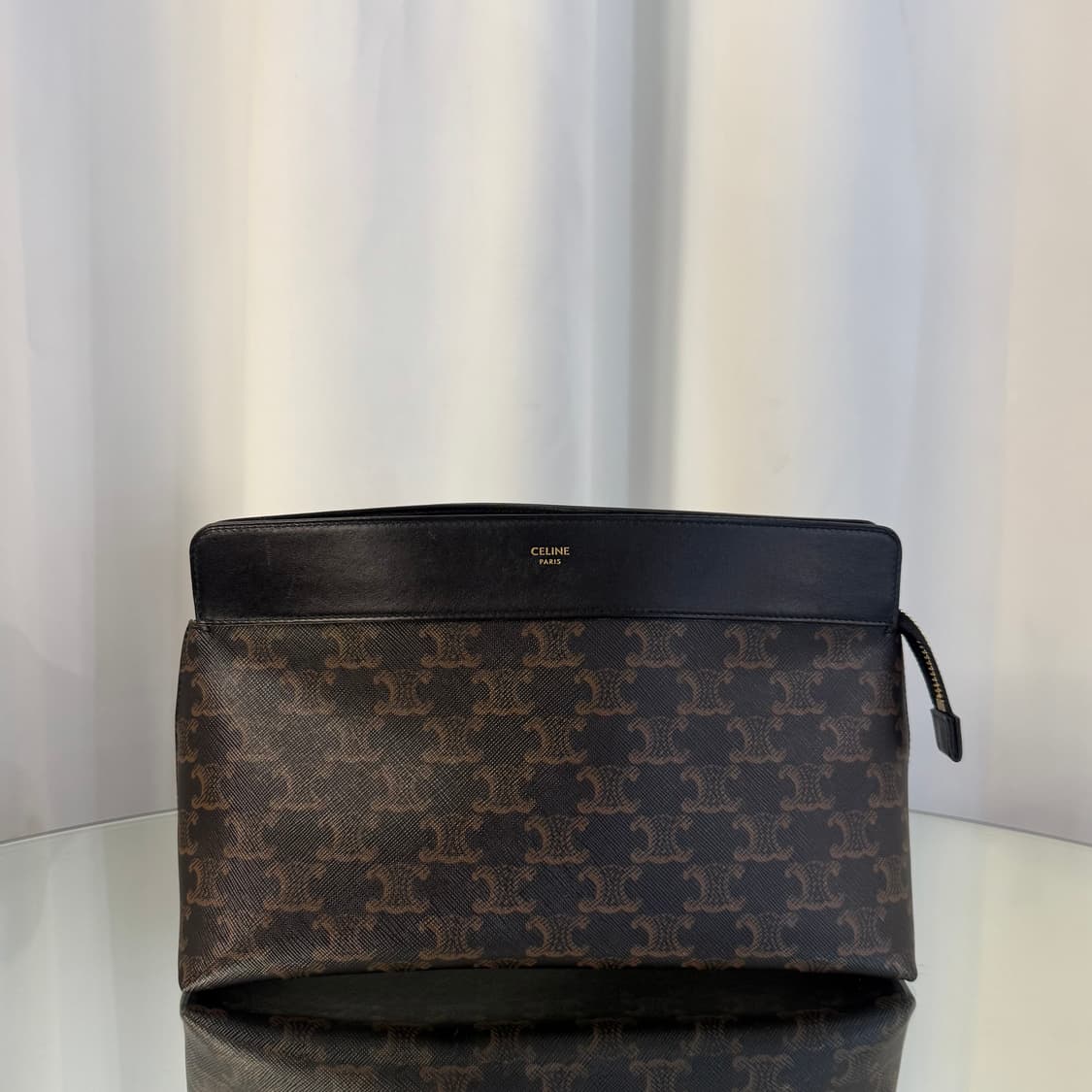 [정품] 셀린느 포쉐트 트라이앵글 클러치 상품이미지1