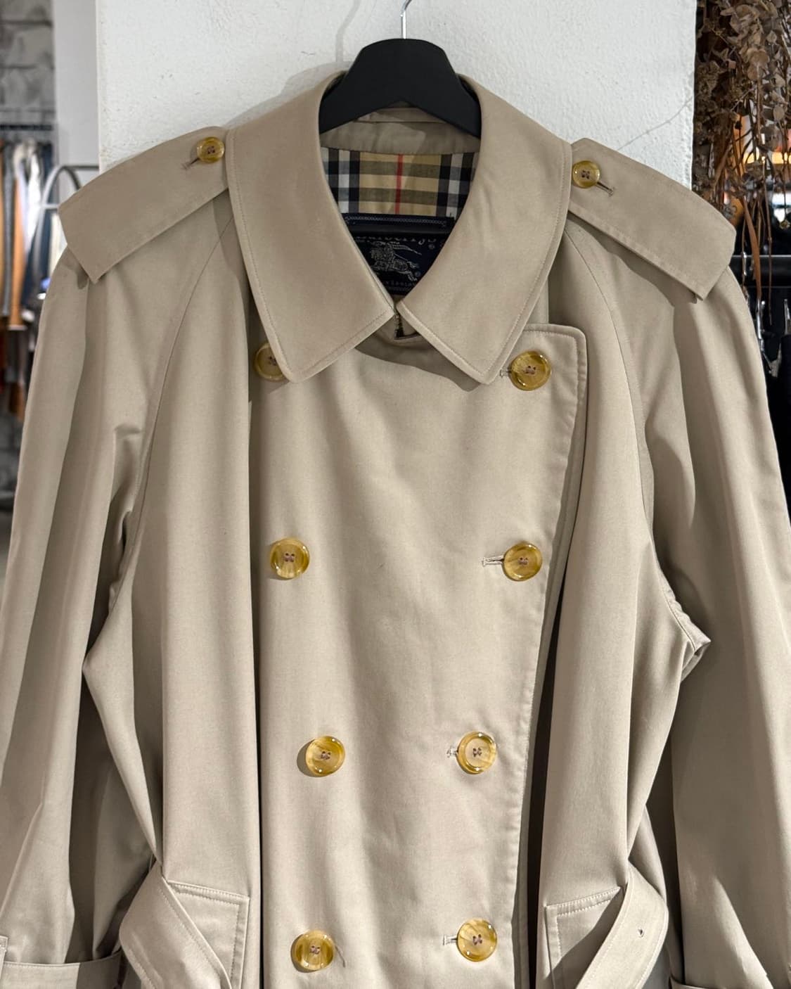 버버리 베이지 클래식 허니 개버딘 켄싱턴 트렌치코트 상품이미지4