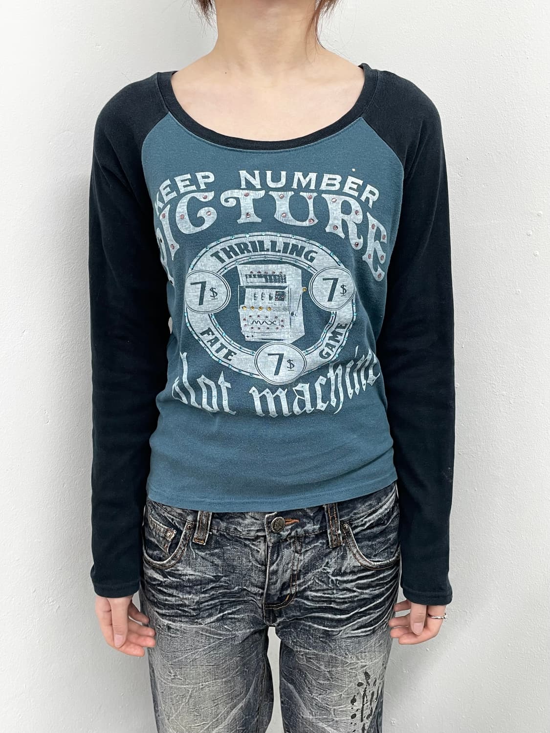 y2k 나그랑 프린팅 큐빅 슬리브 상품이미지1