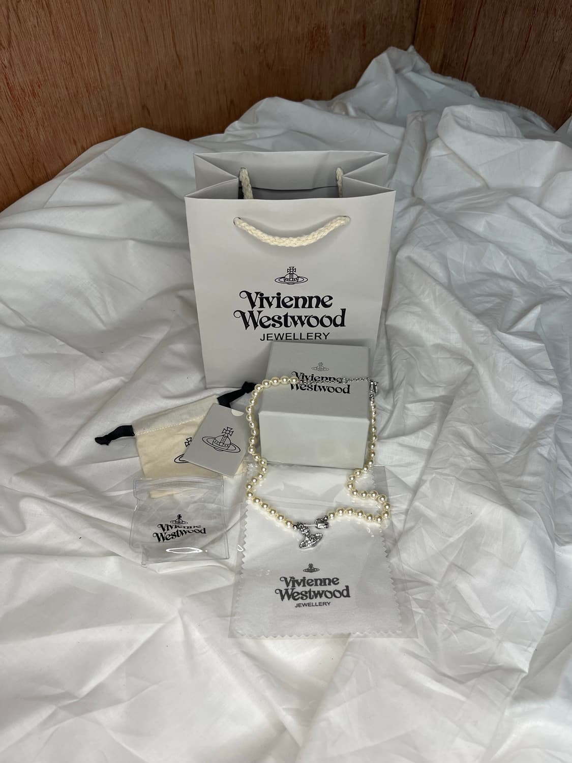 비비안 웨스트우드 오브 펄 네크리스 상품이미지2
