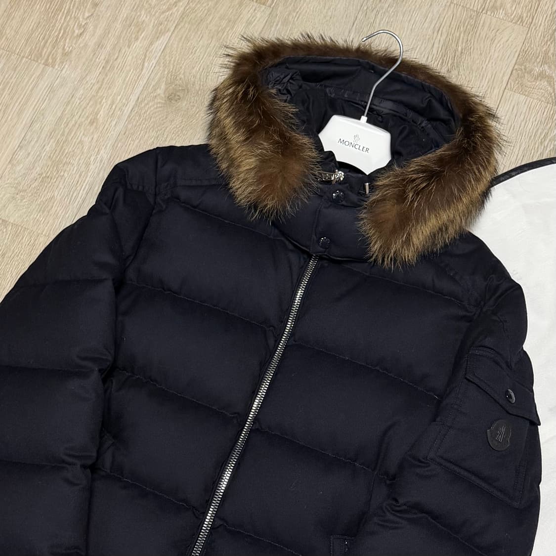 [5/새상품급] 몽클레어 알레만드 패딩 블랙와펜 상품이미지2