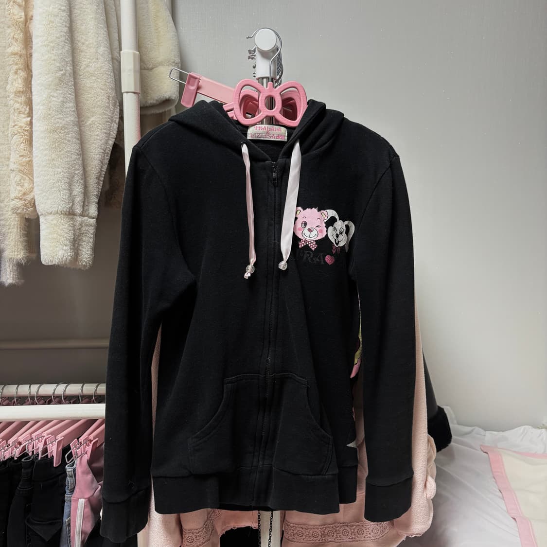 리즈리사돌X트랄라라 후드집업 상품이미지2