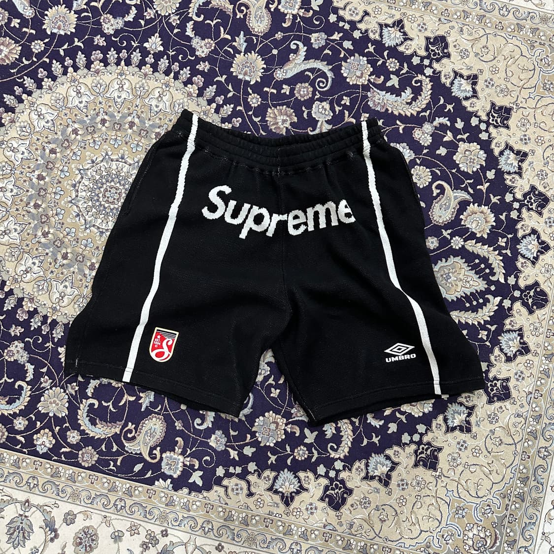 Supreme x Umbro Knit Soccer Shorts Black 상품이미지1