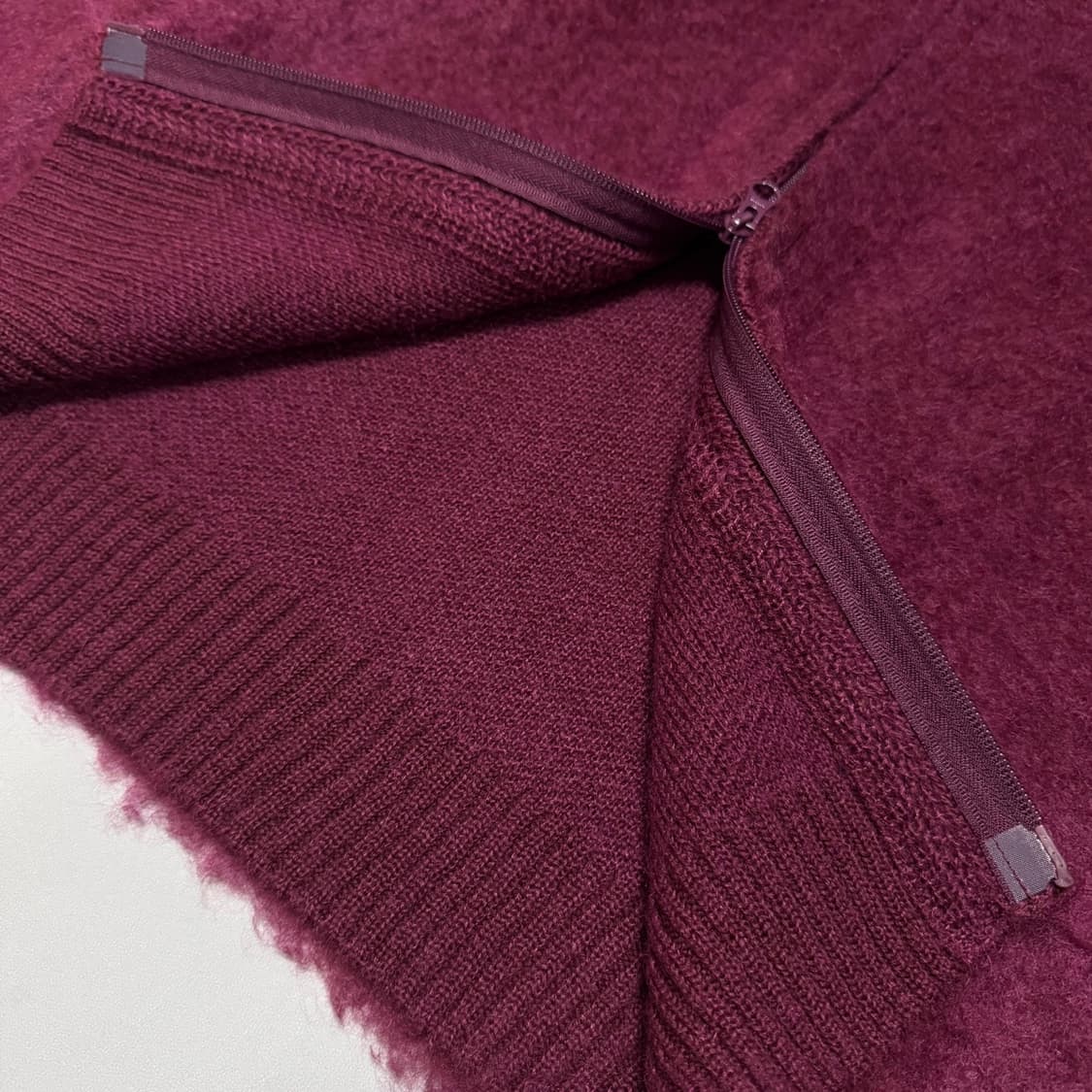 니들스(NEEDLES) 마젠타 퍼플컬러 모헤어 혼방 하이넥 니트 집업 상품이미지5