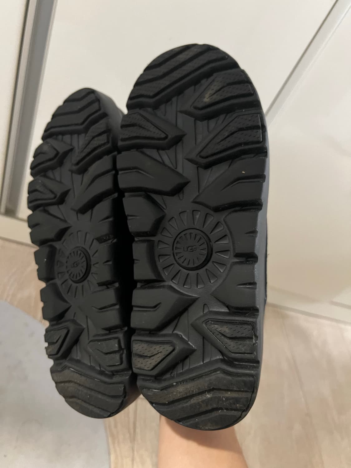 어그 타스만 UGG 블랙 웨더 하이브리드  270 상품이미지3