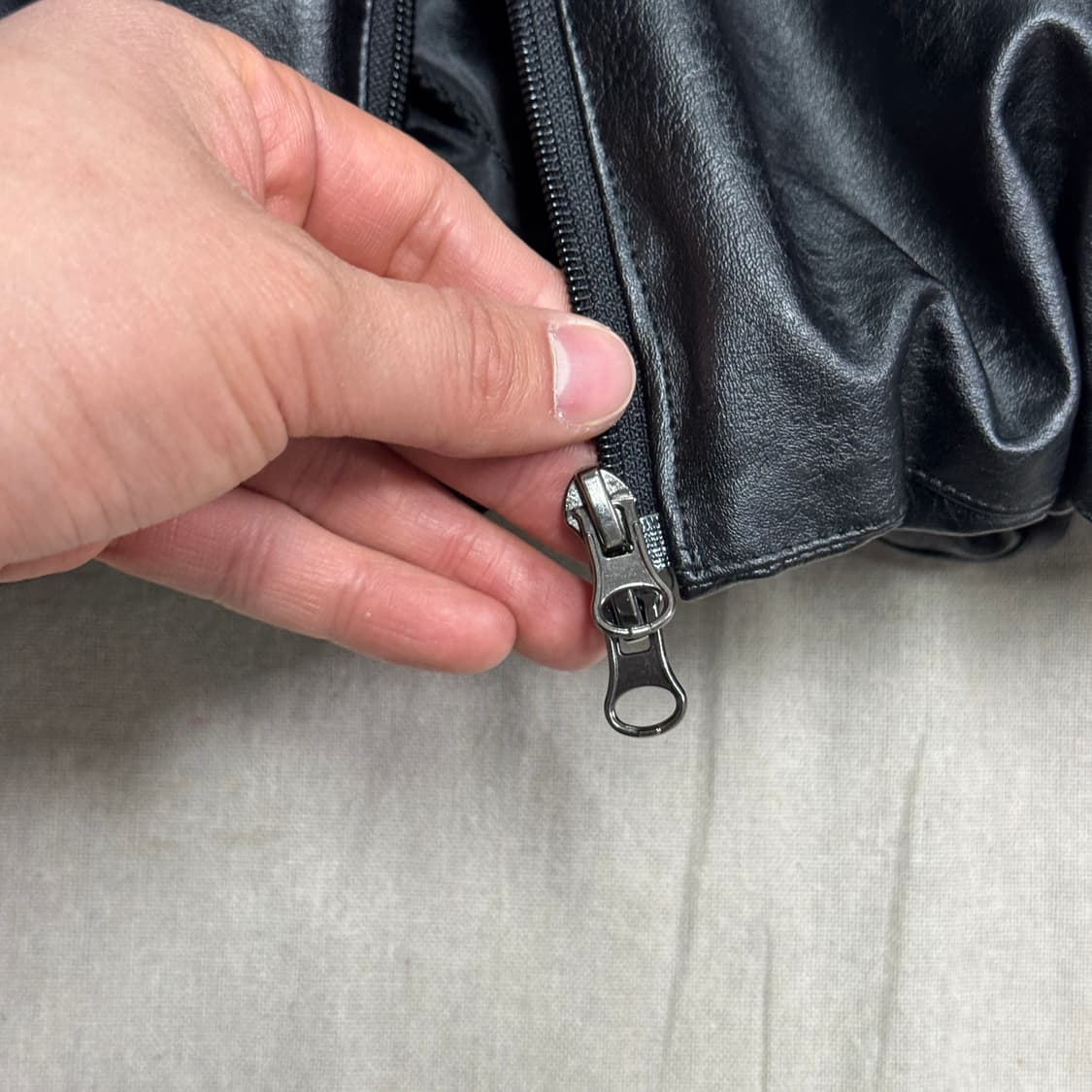 발렌맛 셔링 투웨이 레더 후드 자켓 105 상품이미지5