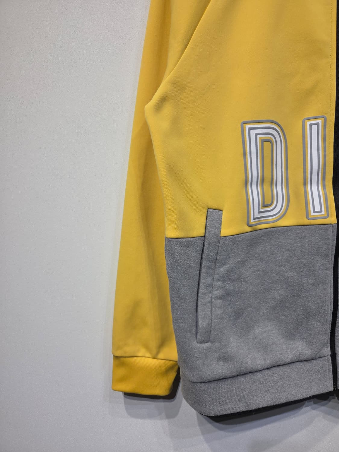 디스커버리 익스페디션 빅로고 배색 집업 자켓 상품이미지4