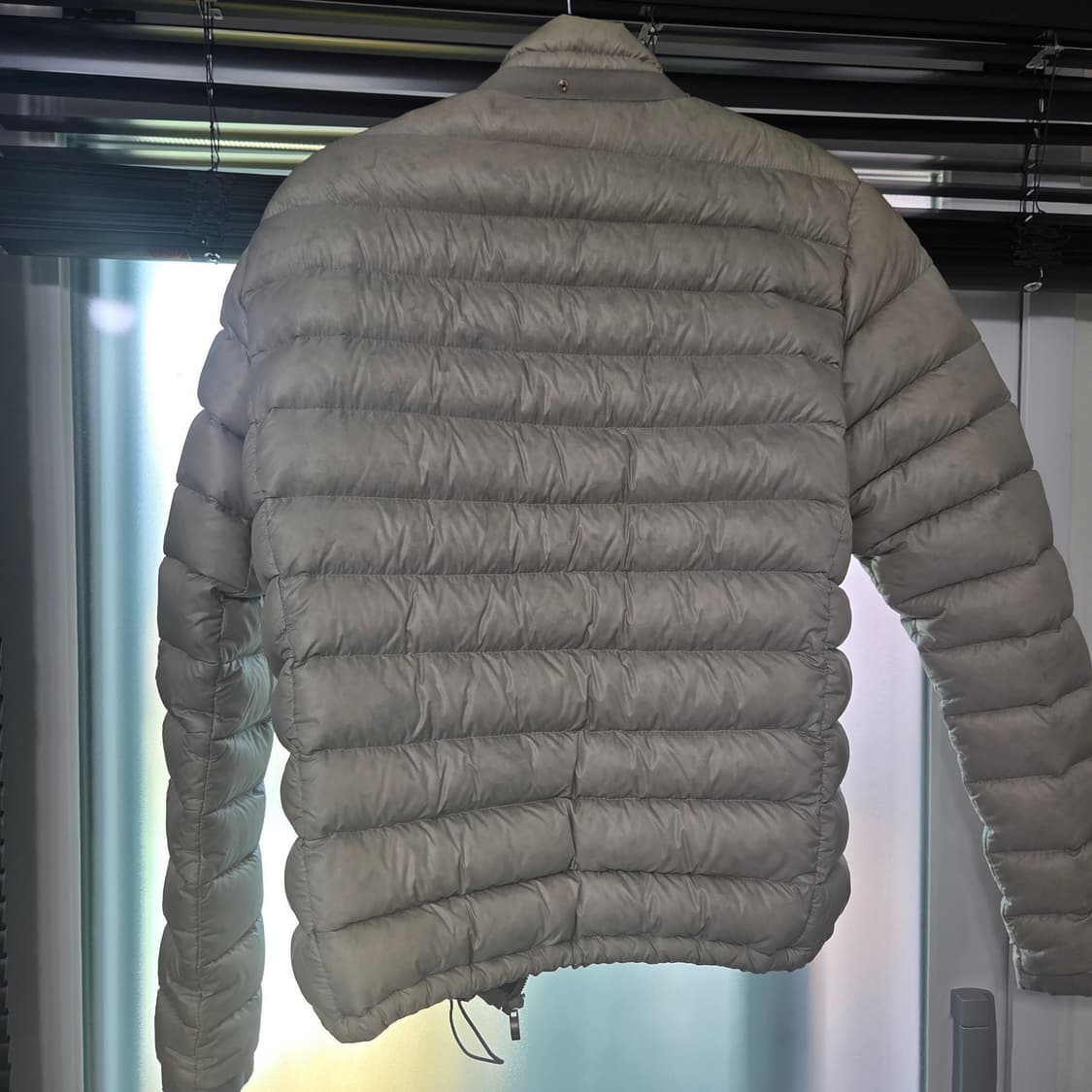 CP컴퍼니 경량패딩 M 상품이미지2