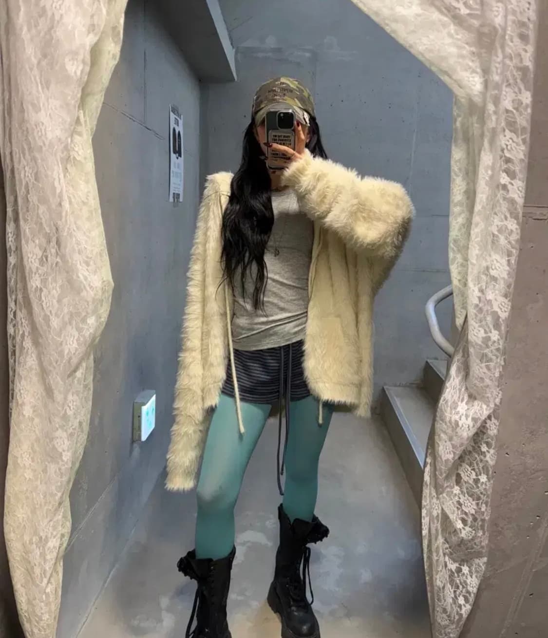 더미스테리어스호텔 퍼 후드집업 상품이미지1