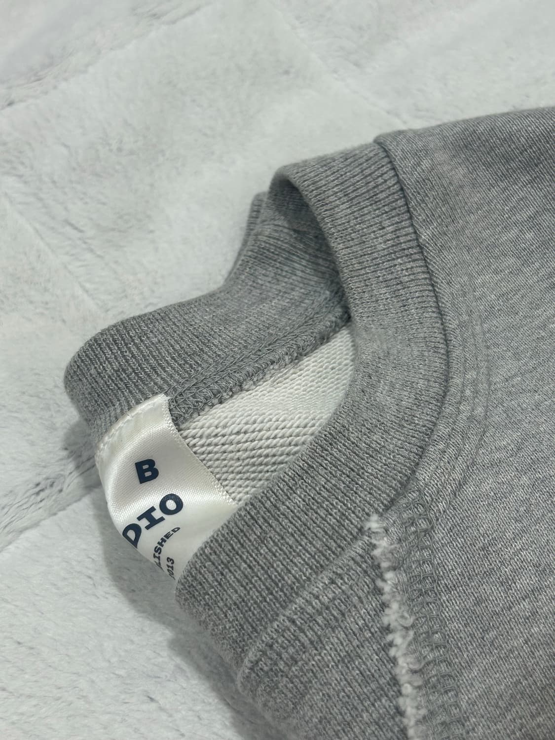 아이앱 스튜디오 헤비 숏슬리브 스웨트셔츠 그레이 - 23FW 상품이미지5