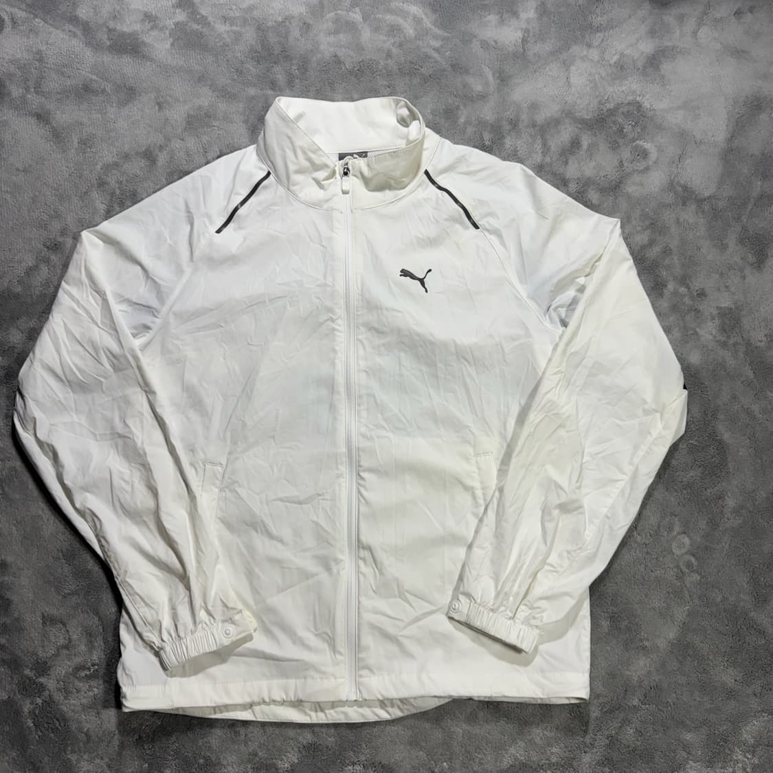 푸마 화이트 올드스쿨 바람막이 상품이미지1