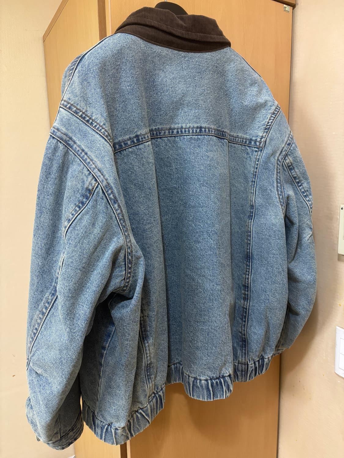 에잇세컨즈 빈티지 코듀로이 카라 데님 패딩 판매합니다 상품이미지4