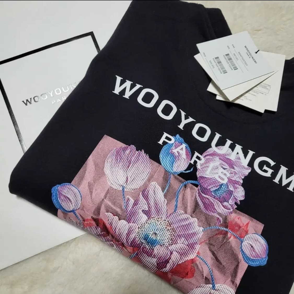 [새상품/택미제거] 48 / 24FW 우영미 3D 플라워 백로고 맨투맨 상품이미지1