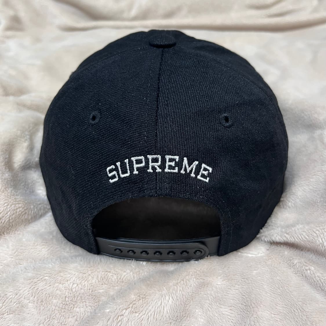 슈프림 6패널 스트립트 볼캡 24ss 상품이미지4