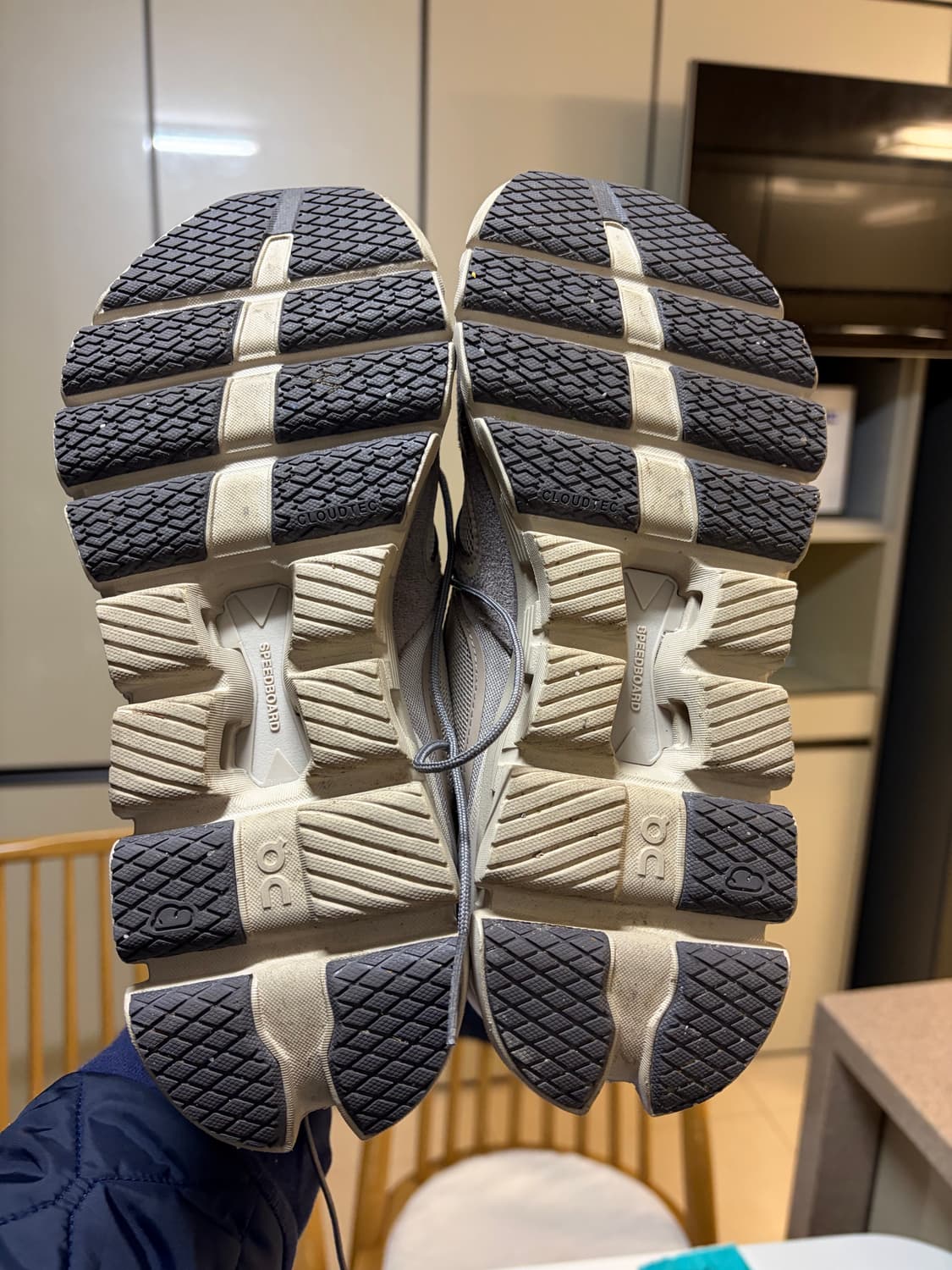 [260] 새제품급 온 러닝 FKA 트위그스 클라우드 데저트 상품이미지5