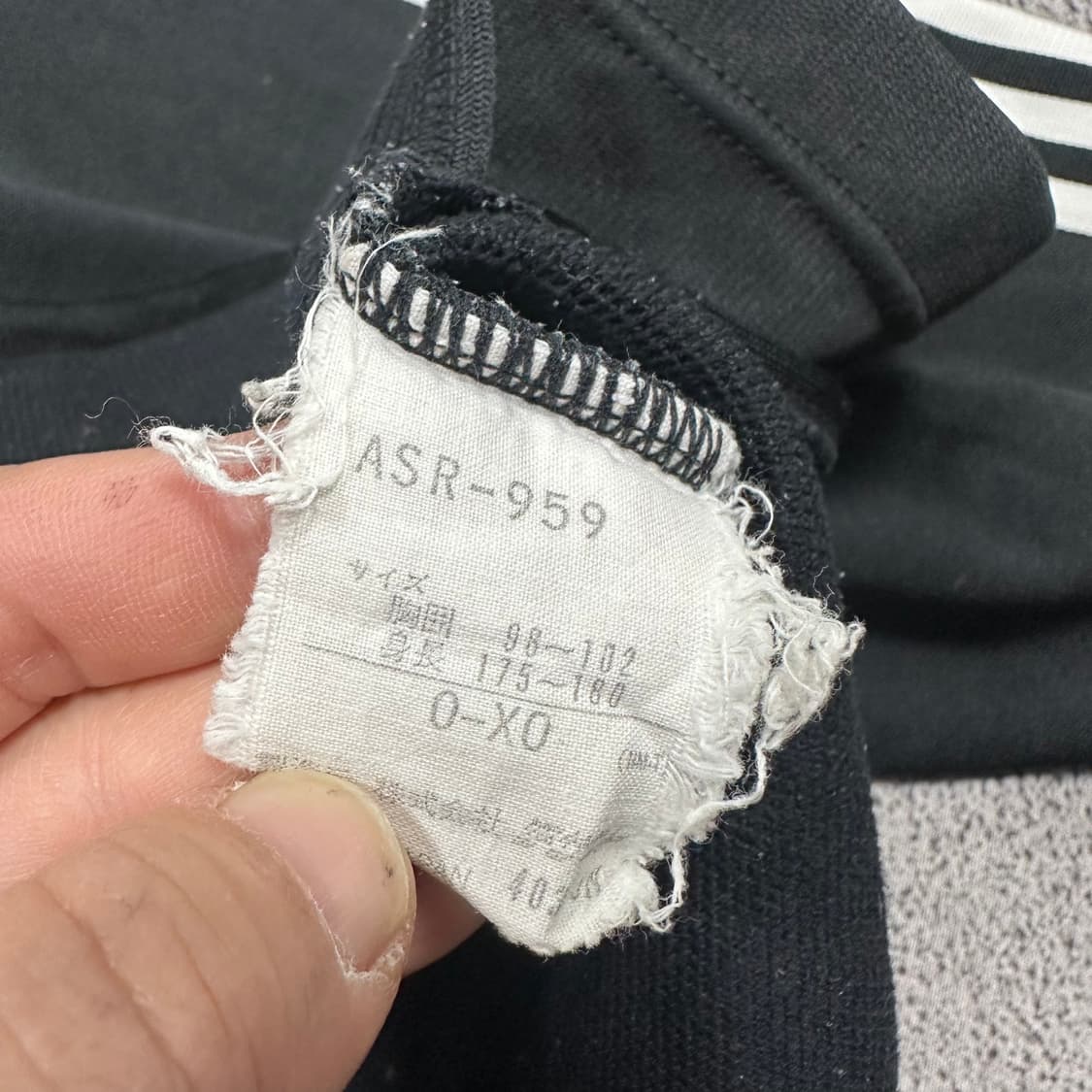 ✨ (바배) 아디다스 90s 재팬 빅로고 반집업 블랙 맨투맨  상품이미지4