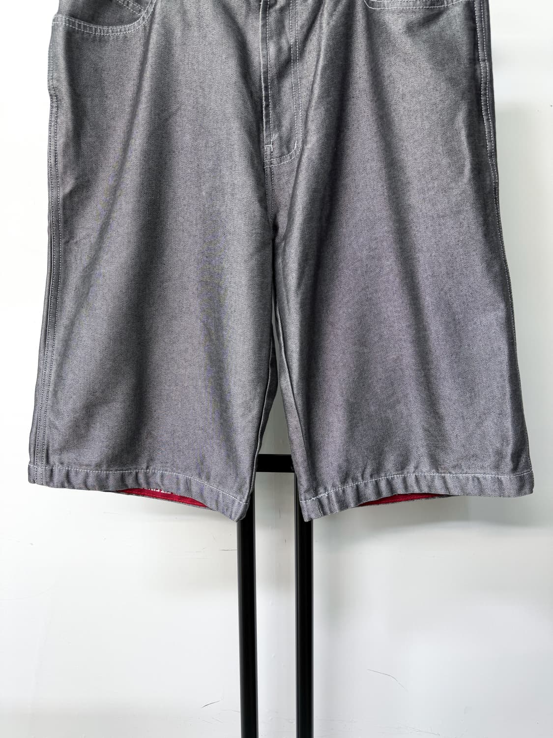 에코 메탈릭 실버 버뮤다 쇼츠 상품이미지4