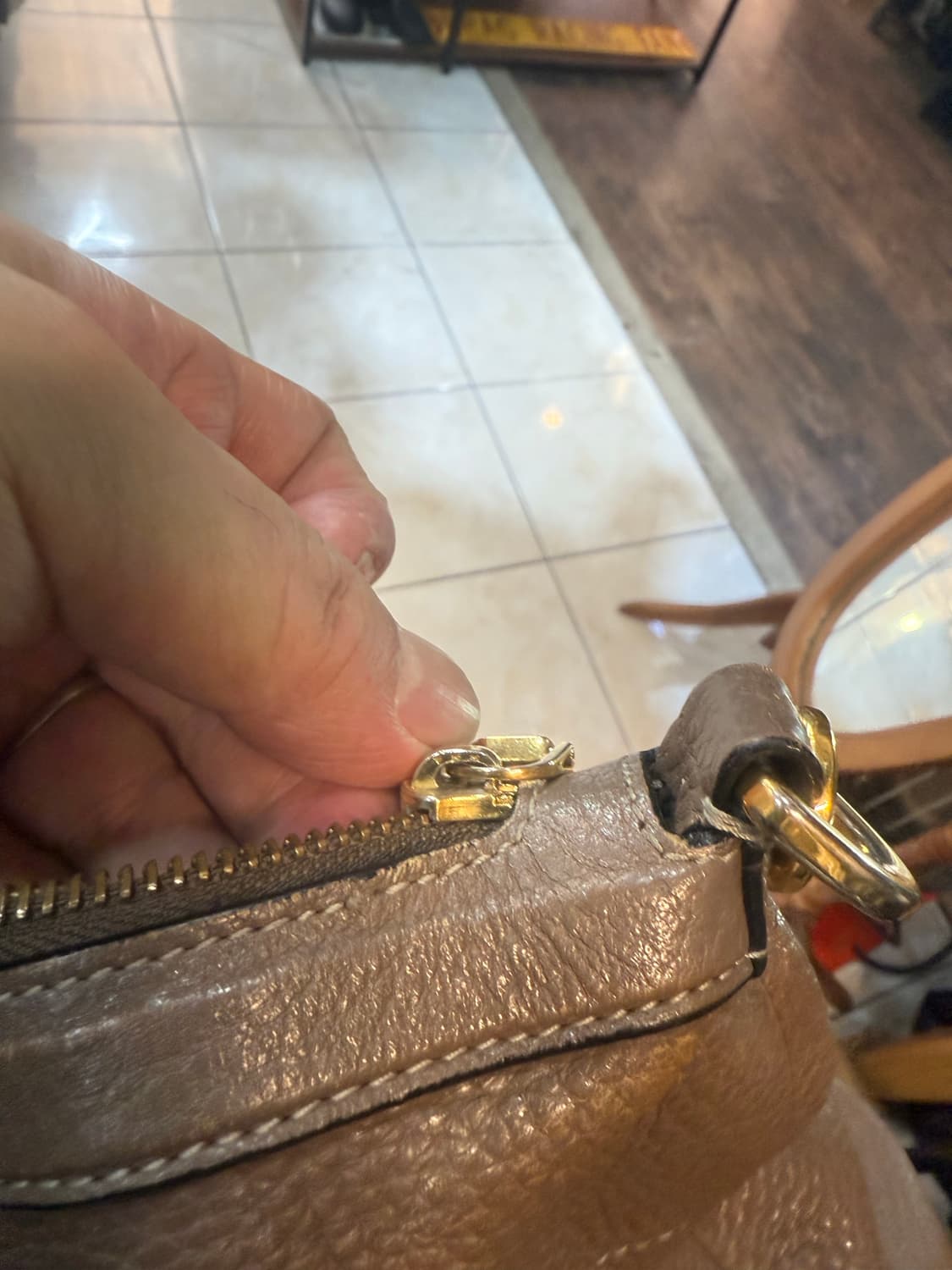 정품 로에베 멩2way백 팝니다 상품이미지9