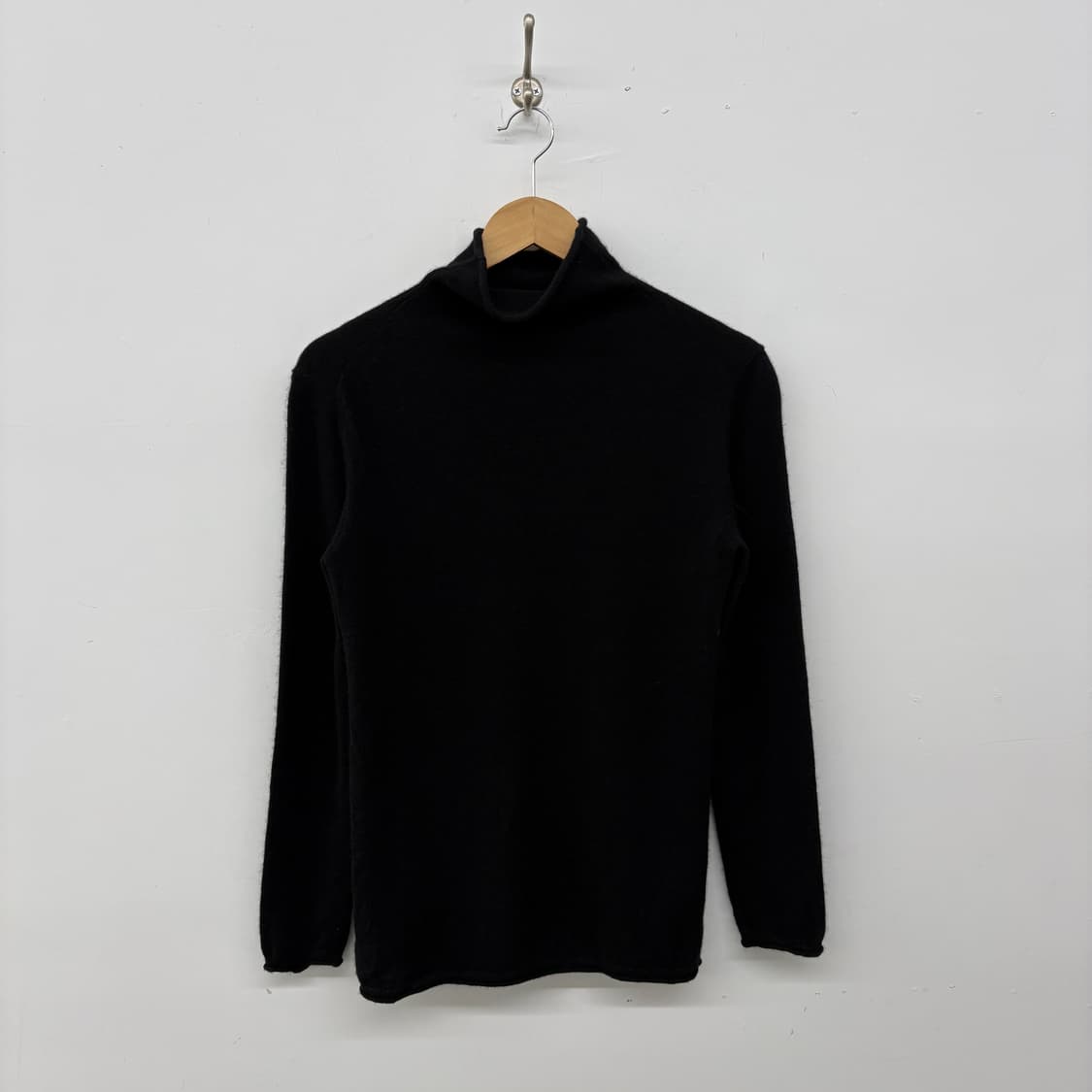 캐시미어 100% 블랙 목폴라 니트 여성 M 상품이미지1