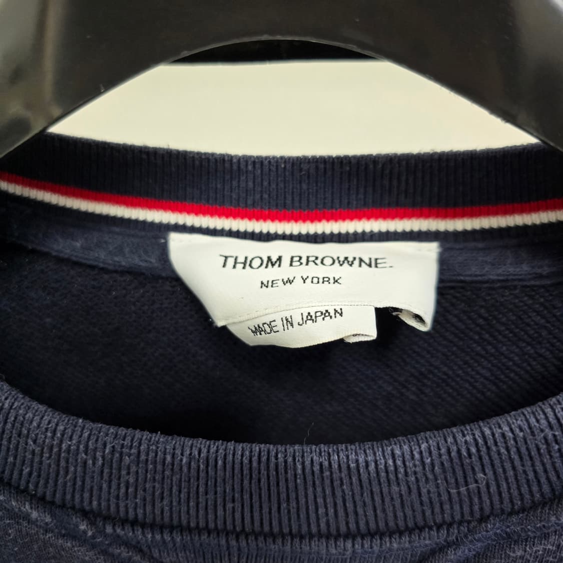 톰브라운 사선 완장 맨투맨 4사이즈 105 판매 상품이미지2