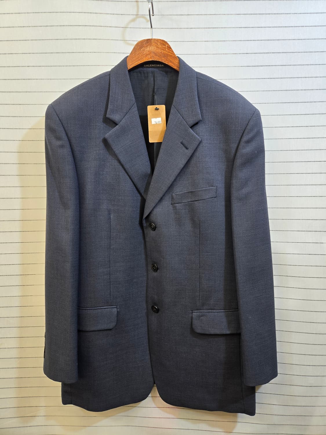 발렌시아가 클래식 정장 상품이미지1