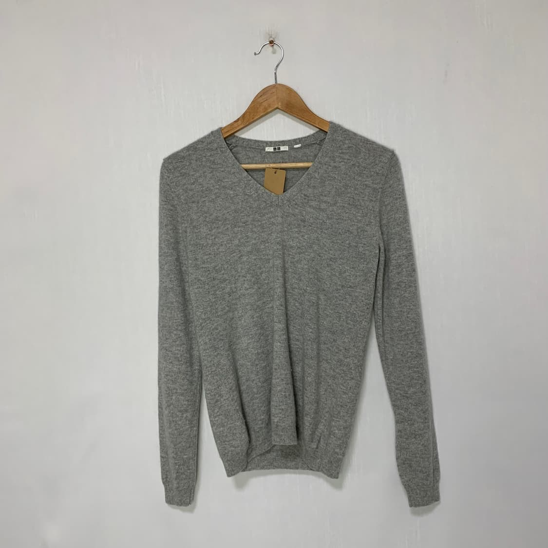 유니클로 캐시미어 100 브이넥 니트 그레이 여성 90 상품이미지1