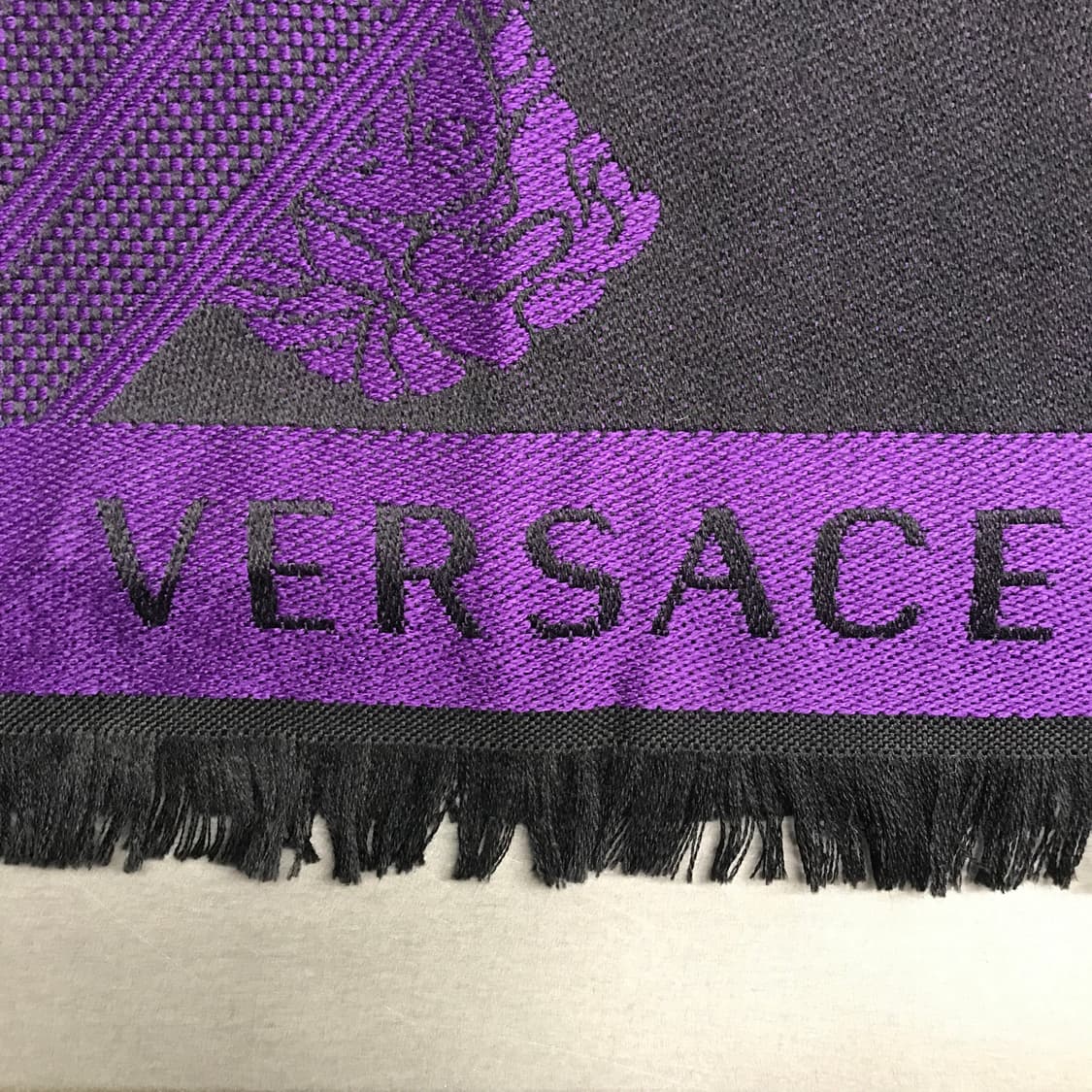 베르사체 메두사 머플러 퍼플 상품이미지6