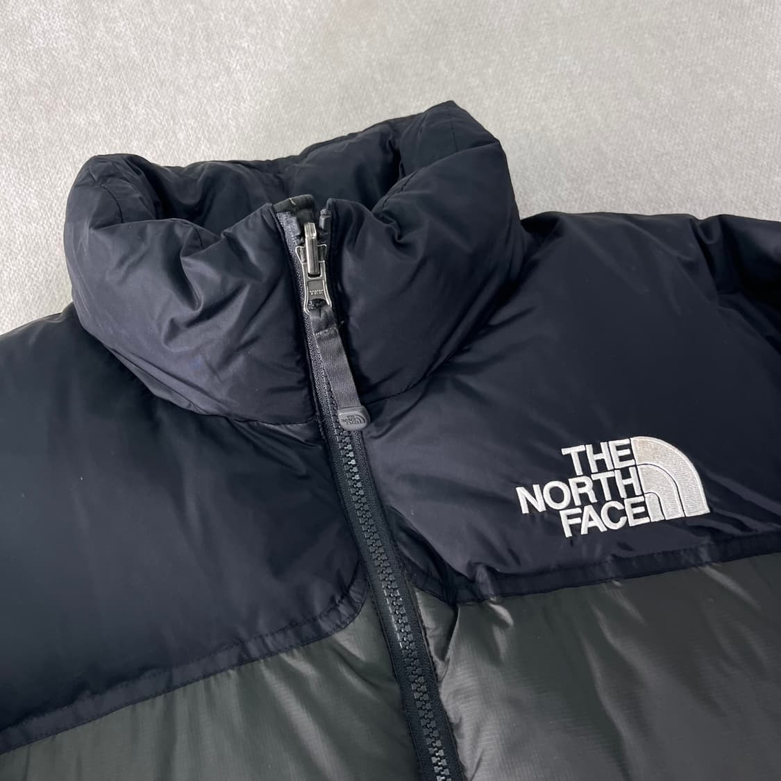 95 노스페이스 눕시 700 1996 챠콜 카키 패딩 상품이미지2
