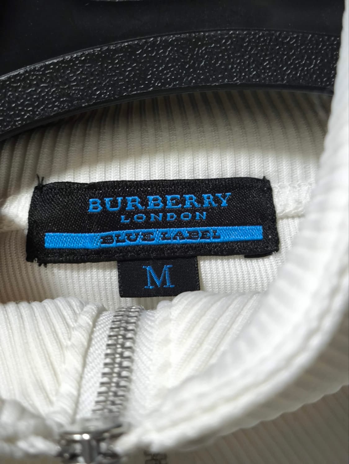 M 버버리 하이넥 니트 반집업 하프집업 상품이미지4